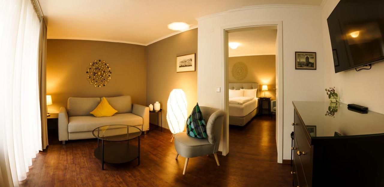 Hotel Rappen Am Muensterplatz Freiburg im Breisgau Exteriör bild