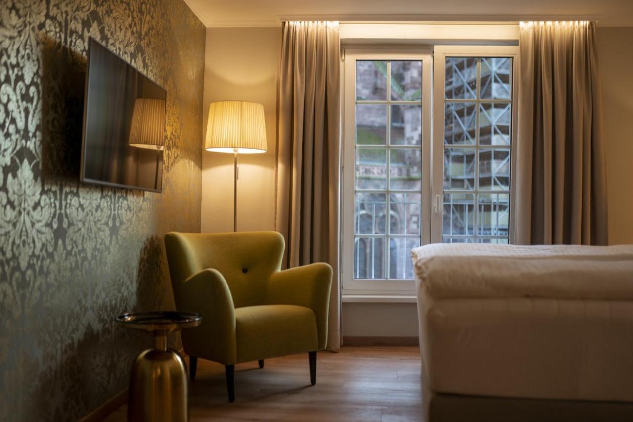 Hotel Rappen Am Muensterplatz Freiburg im Breisgau Exteriör bild